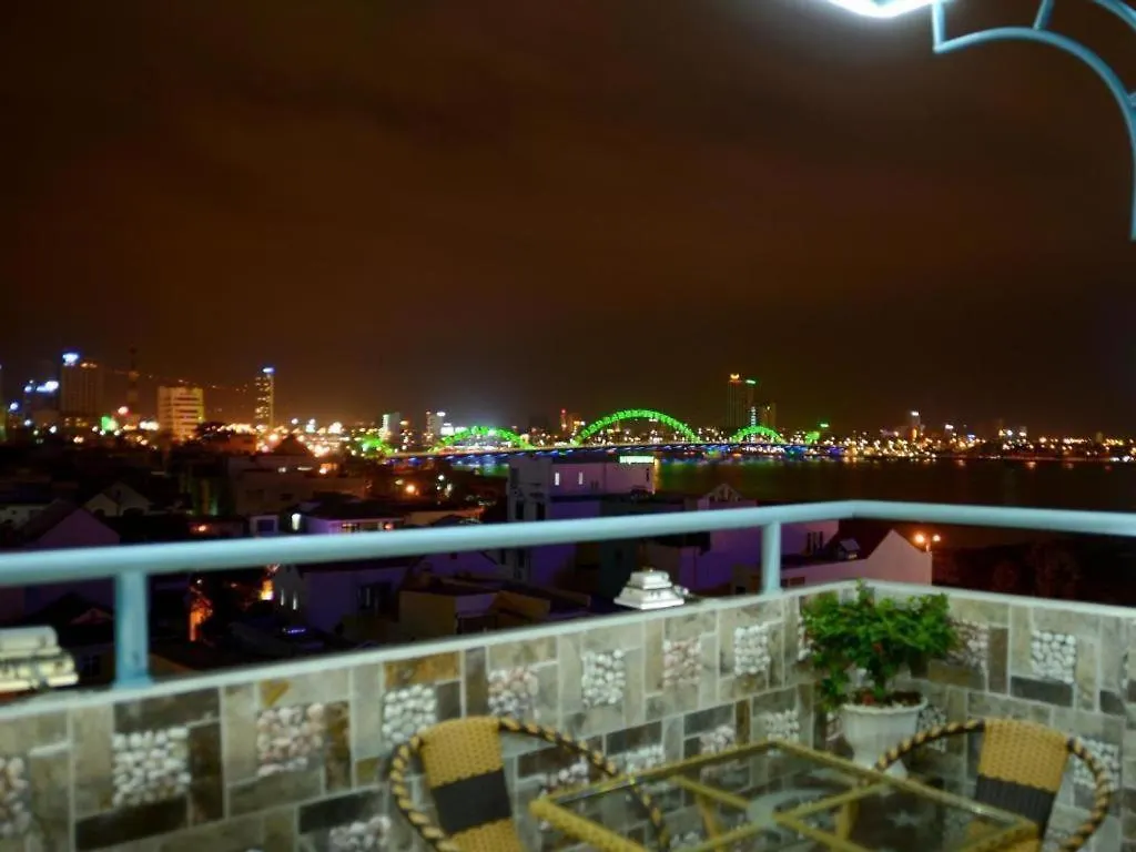 Red Diamond Hotel Dn - By Bay Luxury Da Nang Vietnam